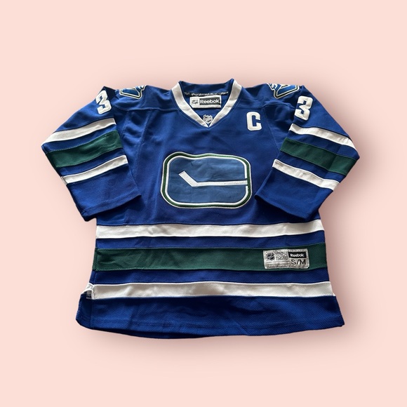 NHL Other - Youth NHL Vancouver Canuck Reebok Youth Hockey Jersey Henrik Sedin #33 Captain